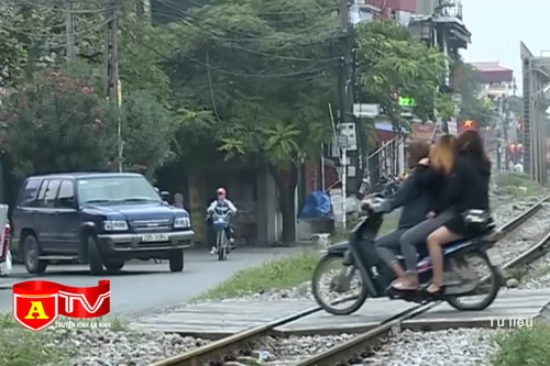 Hà Nội sẽ xóa hơn 200 lối đi tự mở qua đường sắt trước năm 2025