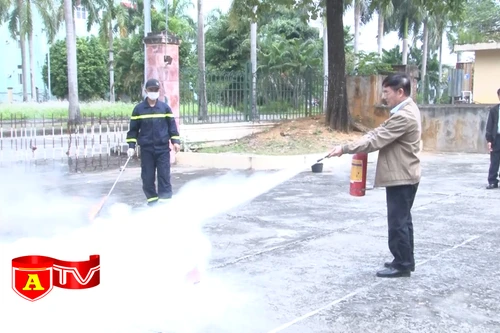 Tập huấn kiến thức phòng cháy, chữa cháy cho các bí thư chi bộ, tổ trưởng tổ dân phố
