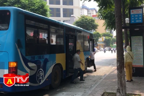 Chậm thanh toán trợ giá, xe buýt Hà Nội có nguy cơ phải tạm dừng chạy