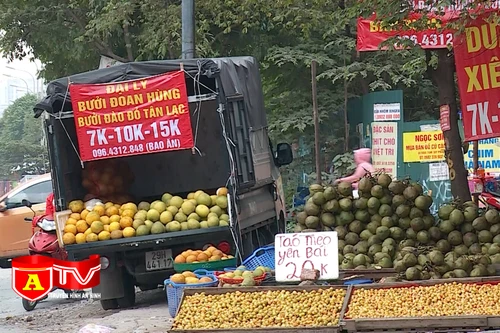 Mất an toàn từ những "ki ôt di động" bán hàng rong trên phố