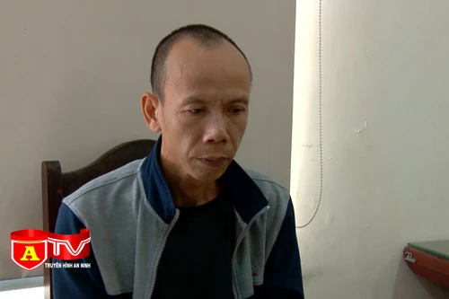 Phát hiện hàng xóm để xe máy điện ở sân nhà, rủ bạn nghiện đến trộm cắp