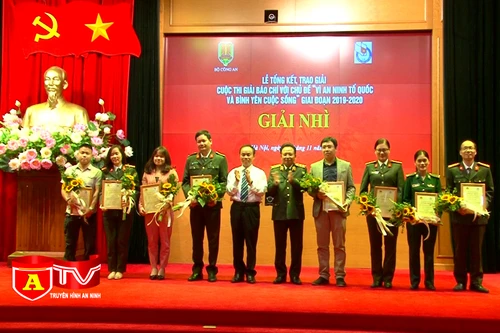 Báo ANTĐ giành 2 giải báo chí "Vì ANTQ và bình yên cuộc sống"