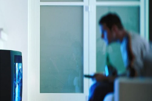 Chồng sốc nặng khi vợ "chết" hai năm bỗng xuất hiện trên tivi