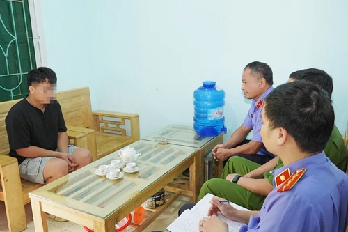 Chồng hành hung vợ trước mặt con gây xôn xao dư luận