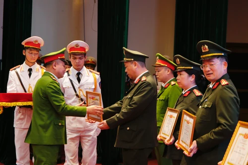 Nỗ lực để người dân cảm nhận được cuộc sống an ninh, an toàn, bình yên hơn