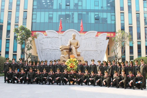 Lực lượng An ninh điều tra dâng lên Bác những chiến công
