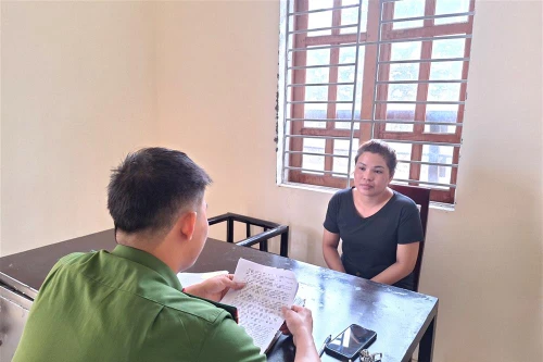 Hai nữ quái bán người phụ nữ nghèo lấy 105 triệu đồng