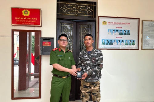 Tìm được chủ nhân chiếc ví bị rơi qua ứng dụng VNeID