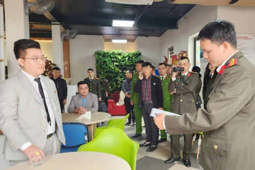 Khởi tố Tổng Giám đốc Công ty cổ phần Triệu nụ cười về các tội 'Lừa đảo' và 'Tàng trữ tiền giả'