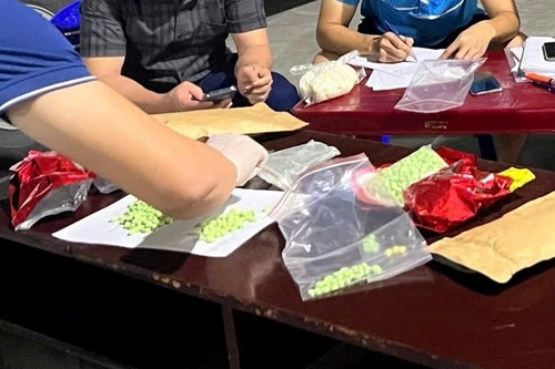 Lộ hành vi vận chuyển hơn 2.000 viên ma túy tổng hợp chỉ vì...