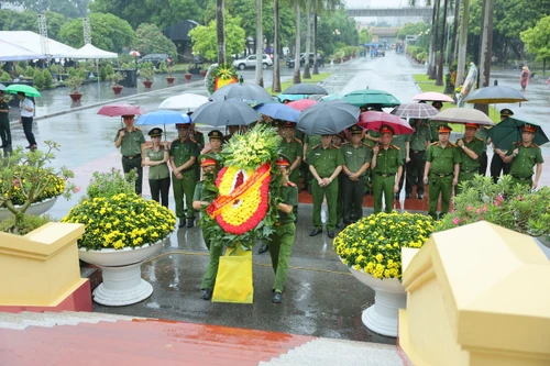 Vang mãi lời tri ân tháng 7 