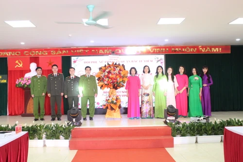 Dịu dàng hương sắc phụ nữ Công an quận Bắc Từ Liêm