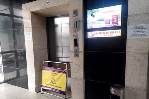 Thang máy đang 'tải' 7 người, bất ngờ rơi tự do 