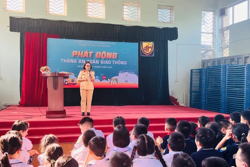 Tuyên truyền an toàn giao thông cho gần 15.000 học sinh và giáo viên trên địa bàn