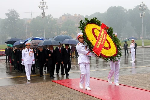 Lãnh đạo Đảng, Nhà nước, Quốc hội, Chính phủ vào Lăng viếng Chủ tịch Hồ Chí Minh