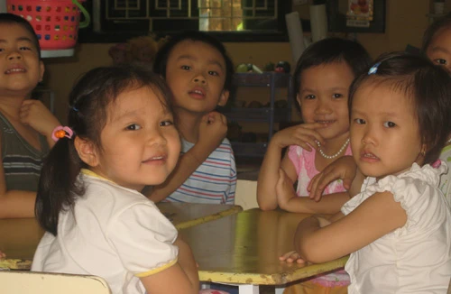 Đau đầu thỏa thuận học phí hè