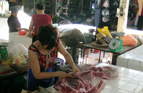 12 tháng, giá thịt lợn tăng gấp đôi