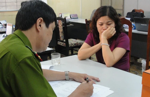 Kiếm tiền tỷ nhờ bán đất của... người khác