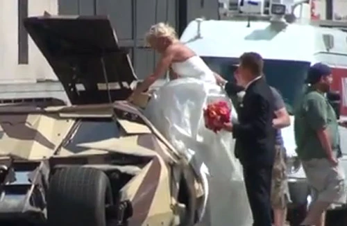 Siêu xe của Người dơi làm xe cưới