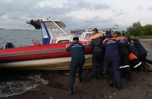 Thảm kịch đắm tàu trên sông Volga (Nga)