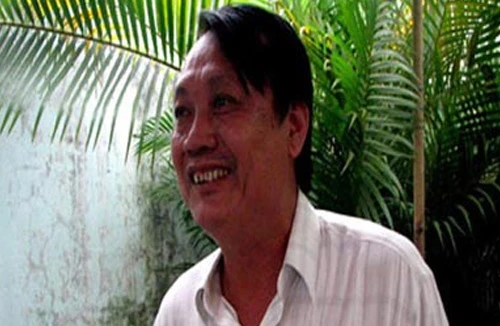 Cách chức một cán bộ sang Campuchia đánh bạc