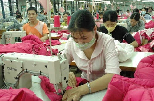 Công nhân nghỉ việc hàng loạt vì... "đói"?