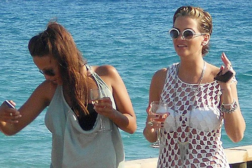 "Quả bom" Sarah Harding gợi cảm với váy lưới