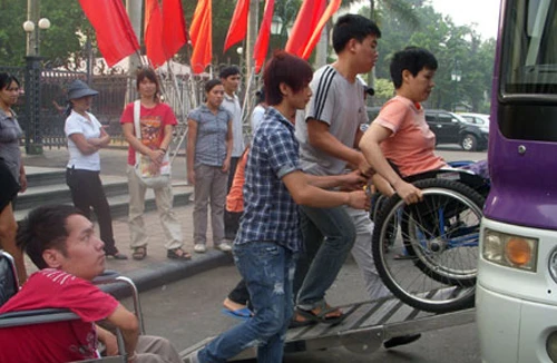 Người khuyết tật thiệt đủ đường