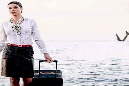 Nữ tiếp viên máy bay mất tích của Ai Cập đăng ảnh phi cơ chìm trên Facebook