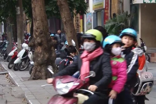 Tăng cường thực hiện quy định đội mũ bảo hiểm đối với trẻ em