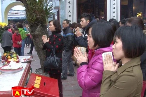 Ngăn chặn tình trạng đổi tiền đi lễ đầu năm