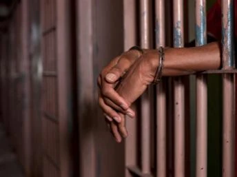 Cuồng ghen, thẳng tay đẩy vợ con xuống sông