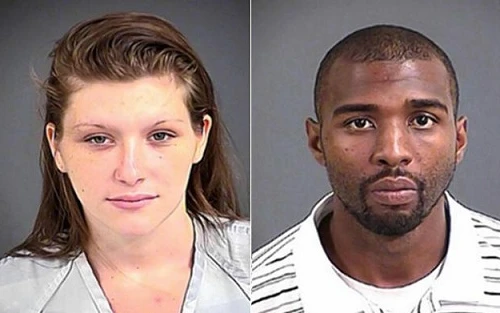 Thản nhiên "mây mưa" ngay tại siêu thị đông người