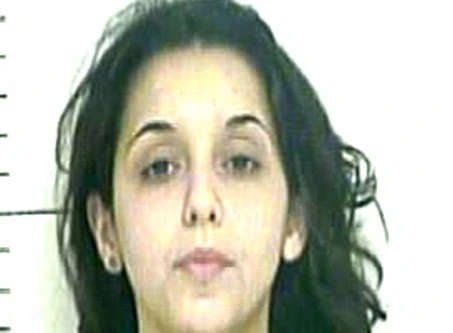 Khỏa thân "nhập nha" bằng lối đi dành cho chó