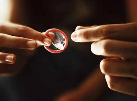 Teen vào siêu thị trộm 108 chiếc...bao cao su