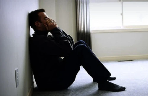 Kiện bác sỹ vì làm “cậu nhỏ” cương cứng 8 tháng trời