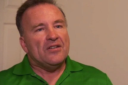 Bán tinh hoàn lấy 22.000 bảng Anh