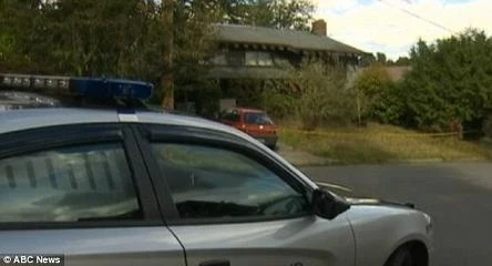 Bố tiêm heroin vào người con trai để hoãn li hôn 