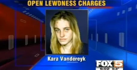 Bị bắt vì “mây mưa” với chó Pitbull