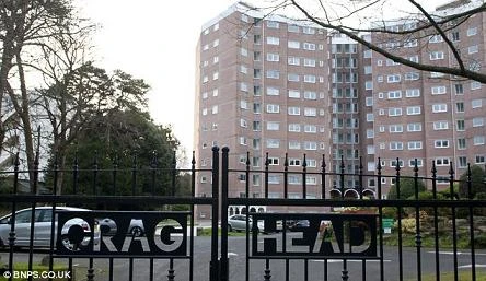 Cặp vợ chồng già nhảy lầu vì không muốn vào nhà dưỡng lão