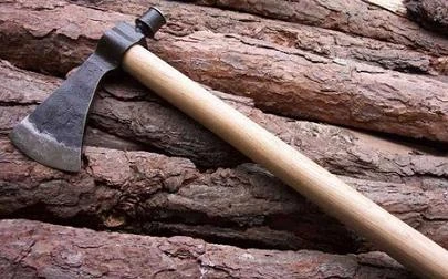 Vợ cuồng ghen dùng rìu chém chết nhân tình của chồng