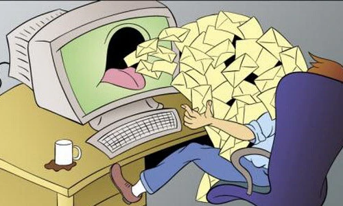 Nam hộ lý gửi 180 email/ 3 ngày để quấy rối tình cũ