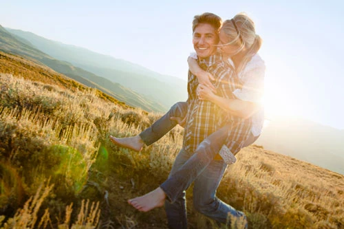 9 lý do tuyệt vời để hẹn hò với “phi công trẻ”