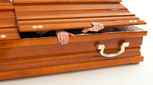 Sếp chết ngất khi thấy xác nhân viên động đậy