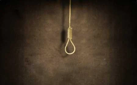 Tranh giành điều kiển tivi với anh, bé gái 11 tuổi tự vẫn