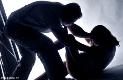 Bố chồng dụ con dâu "mây mưa" nhân dịp sinh nhật