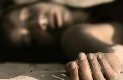 Cứu mạng người đang ngất bằng… sex?!