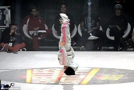 Ngả mũ trước màn trình diễn cực đỉnh của B-girl 6 tuổi