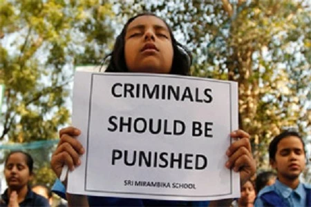 Điều tra 3 nam giới hiếp dâm thiếu nữ tuổi teen