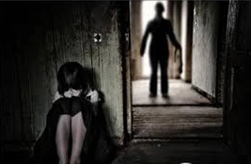 Hãm hiếp em gái cùng cha khác mẹ